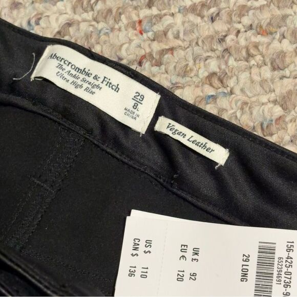 NWT Abercrombie & Fitch 90’s Straight Ultra High-Rise Vegan Leather Pants 29/8 L - Picture 9 of 10